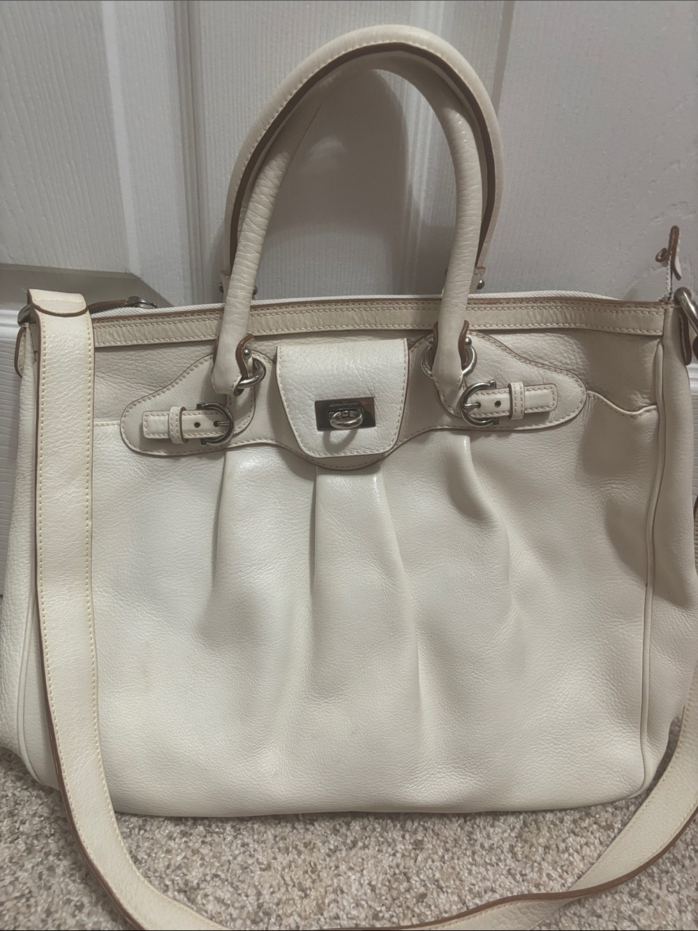 Salvatore Ferragamo Gorgeous Cream Leather Tote Bag with Adjustable Strap